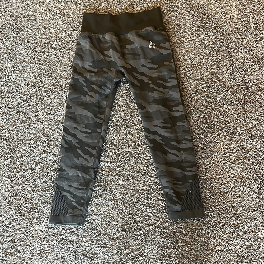 Ryderware, large, camp colored workout leggings
